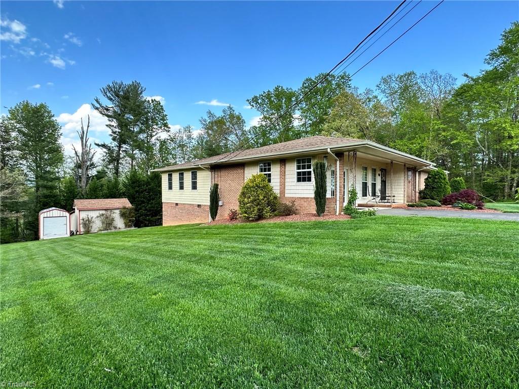 124 Avondale Road Mount Airy, NC 27030 - Photo 32 of 36 Gallery Image 32
