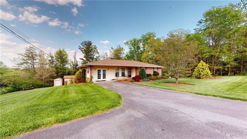 124 Avondale Road Mount Airy, NC 27030 - Photo 35 of 36 Gallery Image 35