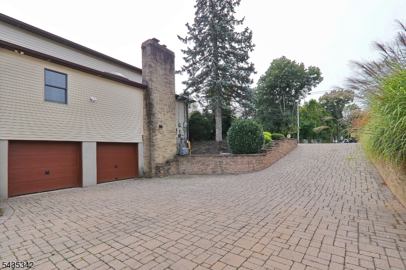 400 Madison Hill Road Clark, NJ 07066 - Photo 6 of 43