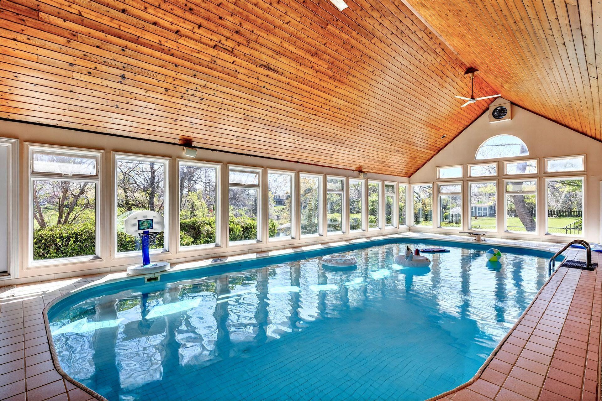2433 Brookwood Road Columbus, OH 43209 - Photo 39 of 105 Indoor Pool