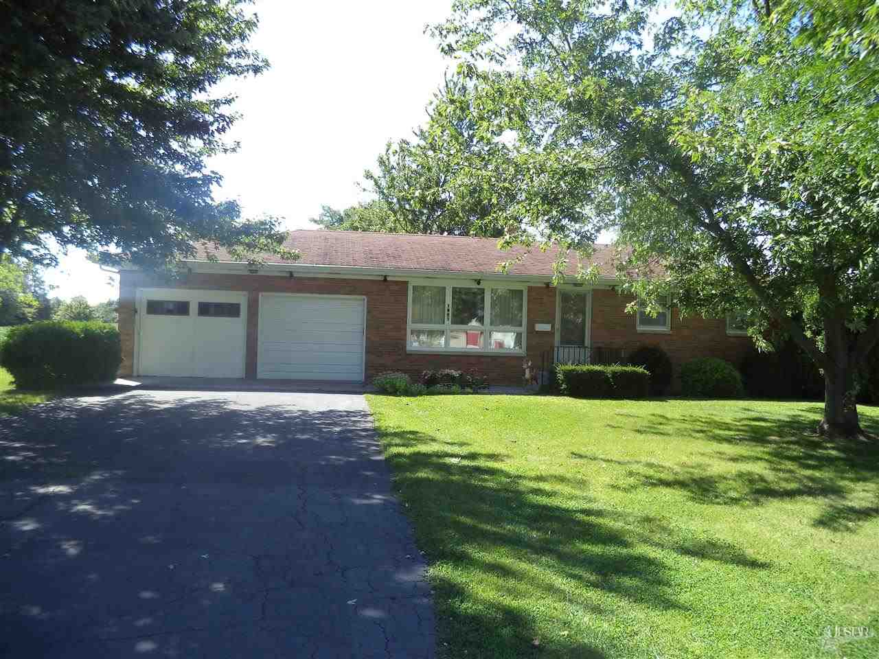 1821 West Monroe Street Decatur, IN 46733 - Photo 2 of 19
