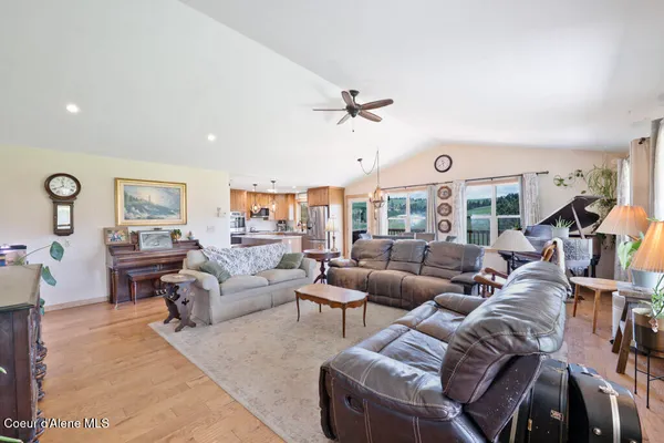 $1,250,000 | 1011 Rothwell Road, Viola, ID 83872