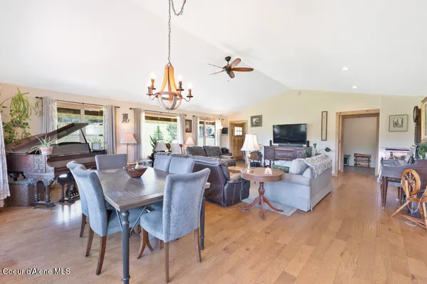 $1,250,000 | 1011 Rothwell Road, Viola, ID 83872