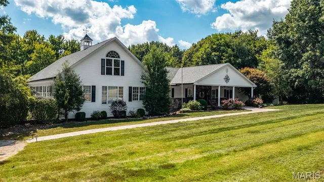 $550,000 | 118 Westlake Trail, Litchfield, IL 62056