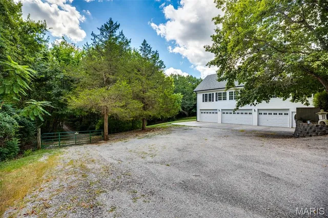 $550,000 | 118 Westlake Trail, Litchfield, IL 62056