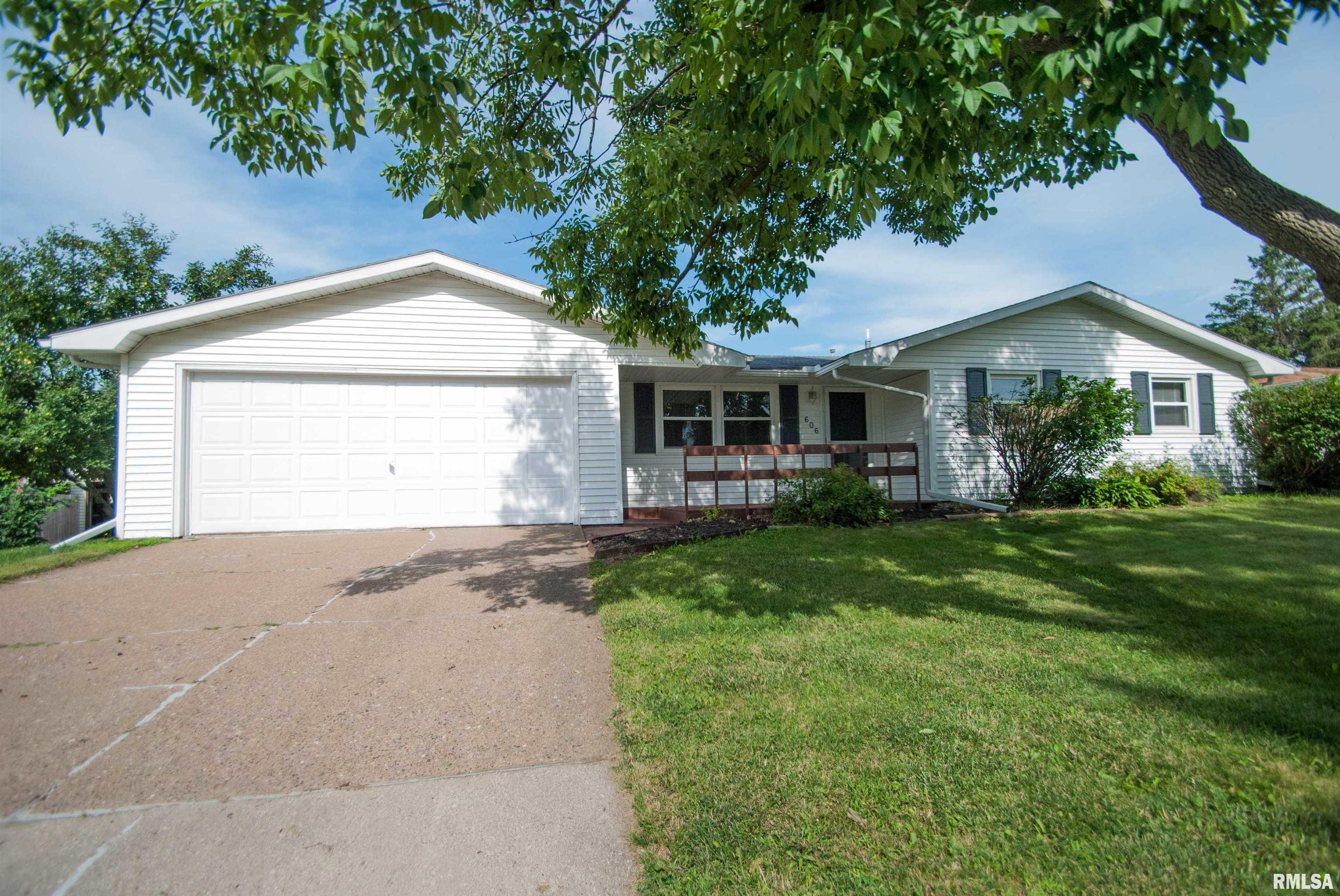 606 13th Avenue Hampton, IL 61256 - Photo 2 of 14