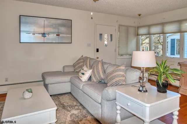 $1,275,000 | 14 North Cambridge Avenue, Ventnor City, NJ 08406