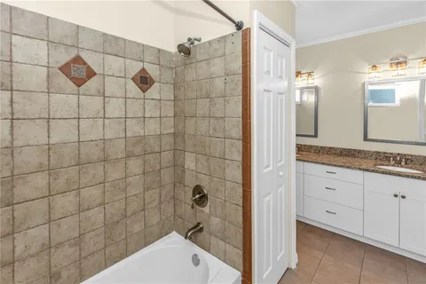 a view of a back yard of the house