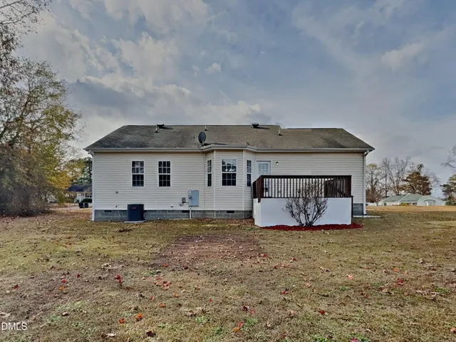 a house view with a outdoor space