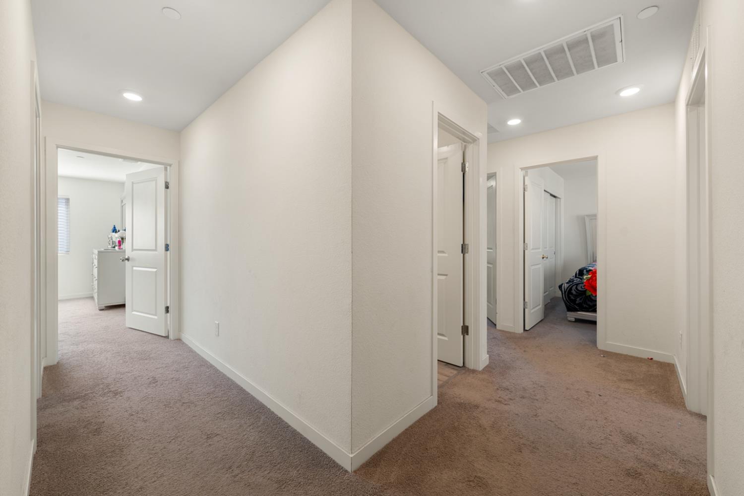 7664 Walpole Way Elk Grove, CA 95758 - Photo 27 of 43 a view of hallway with bathroom