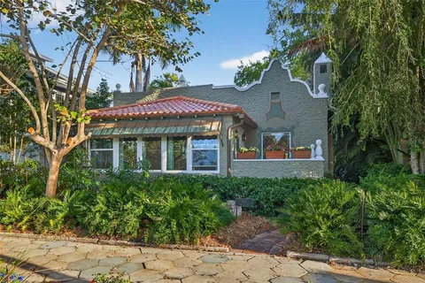 $1,250,000 | 745 16th Avenue Northeast, St. Petersburg, FL 33704