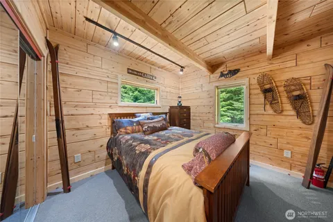 $569,950 | 42 Gold Creek Lane, Snoqualmie Pass, WA 98068