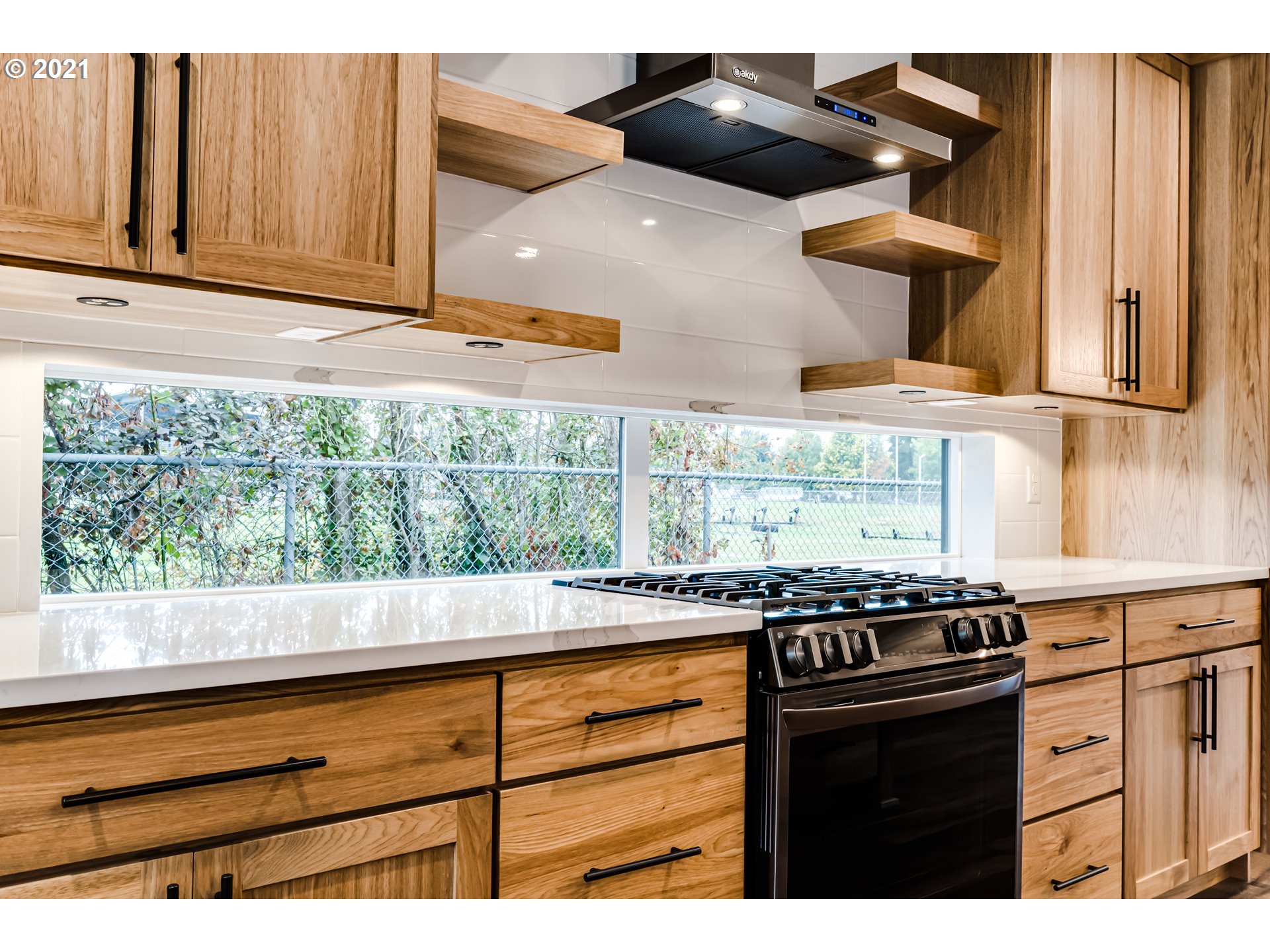 2242 Jeppesen Acres Road Eugene, OR 97401 - Photo 11 of 30 Gallery Image 11