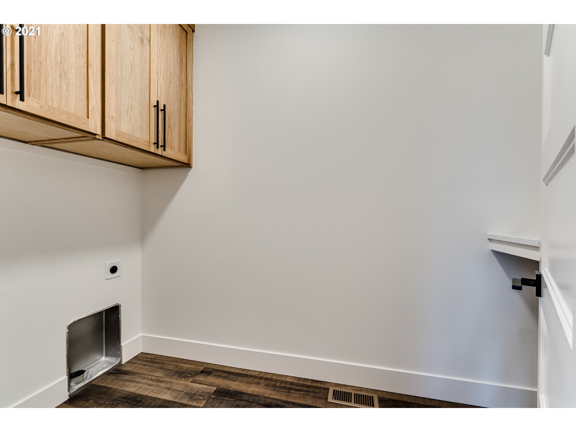 2242 Jeppesen Acres Road Eugene, OR 97401 - Photo 17 of 30 Gallery Image 17