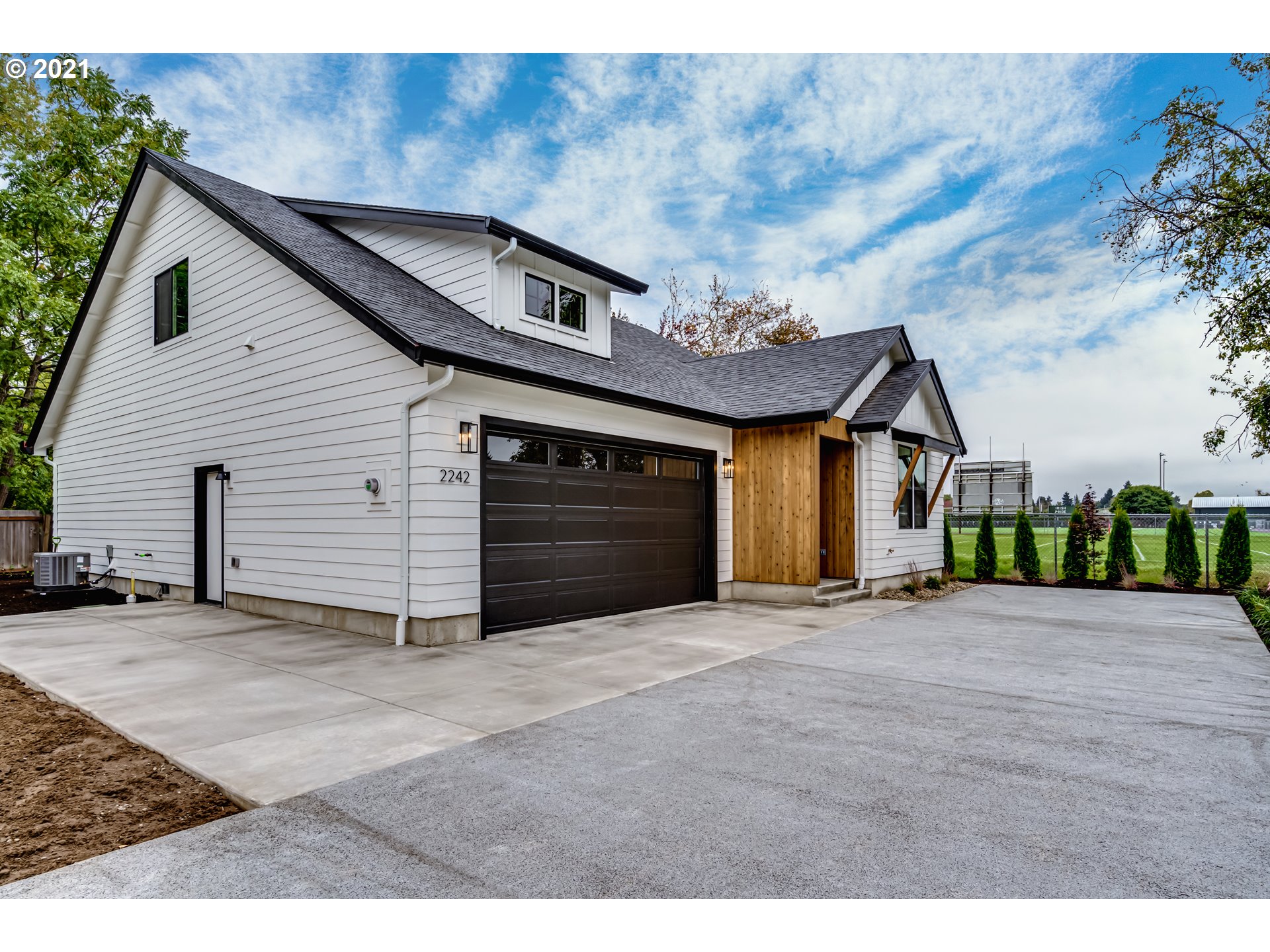 2242 Jeppesen Acres Road Eugene, OR 97401 - Photo 3 of 30 Gallery Image 3