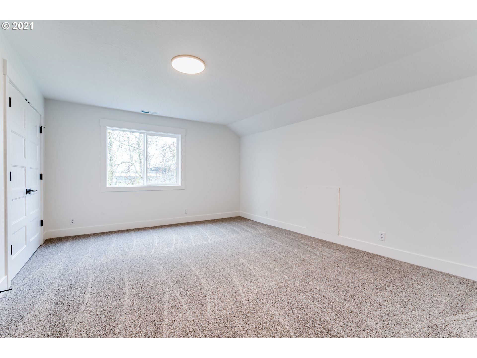 2242 Jeppesen Acres Road Eugene, OR 97401 - Photo 23 of 30 Gallery Image 23