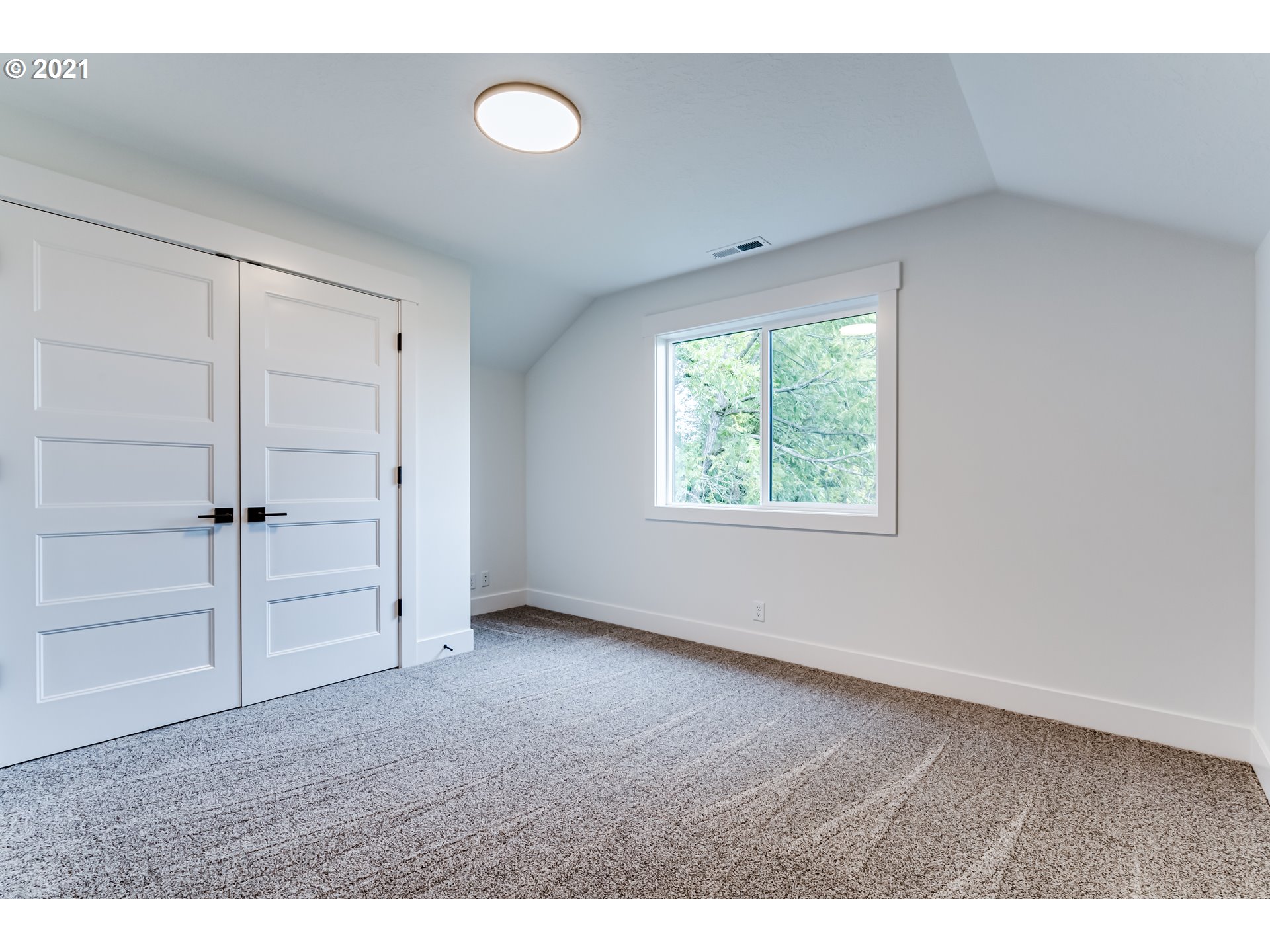 2242 Jeppesen Acres Road Eugene, OR 97401 - Photo 25 of 30 Gallery Image 25
