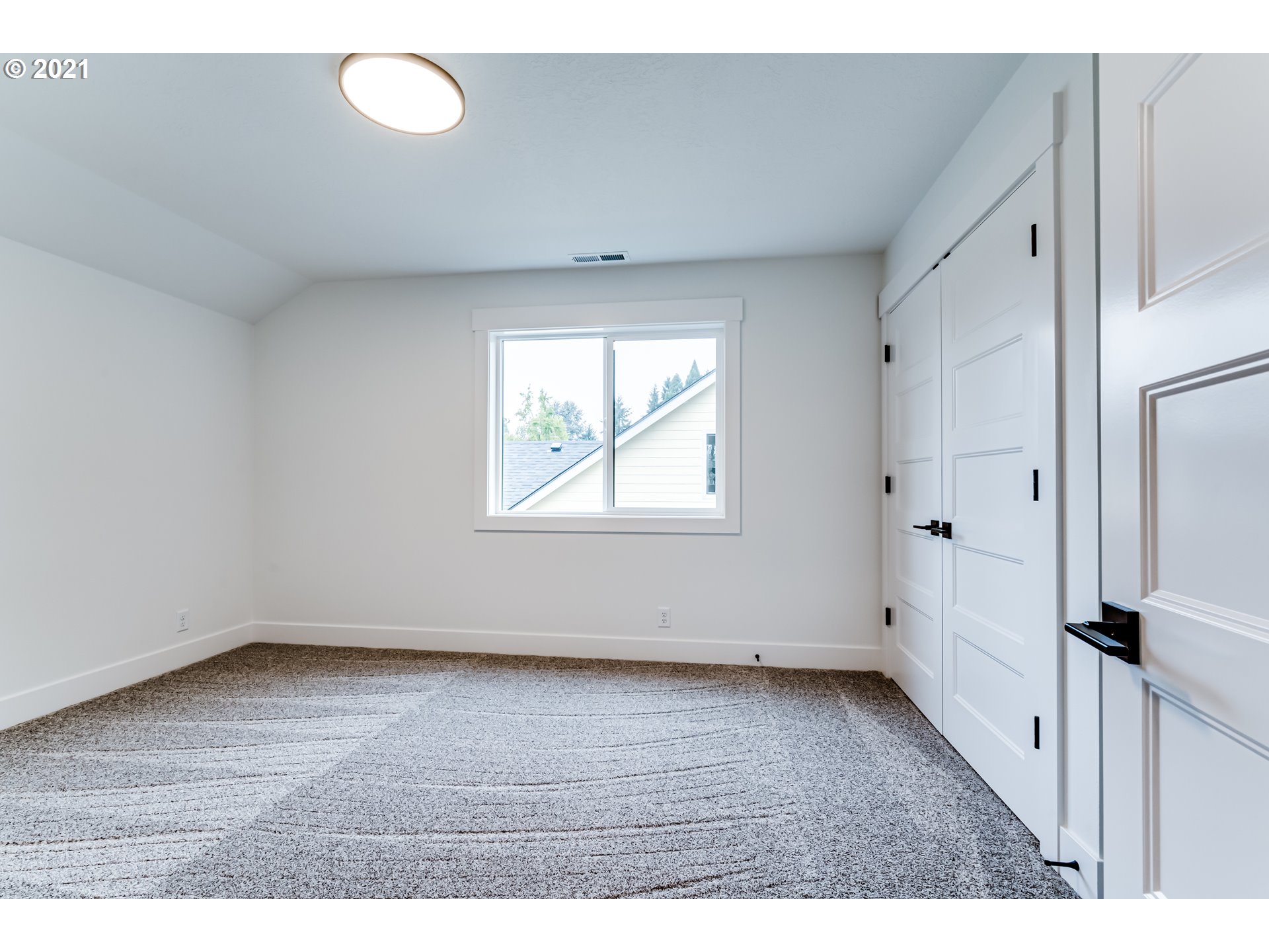 2242 Jeppesen Acres Road Eugene, OR 97401 - Photo 28 of 30 Gallery Image 28