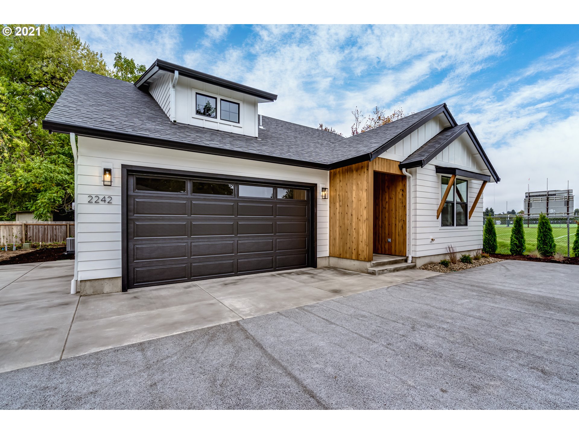 2242 Jeppesen Acres Road Eugene, OR 97401 - Photo 4 of 30 Gallery Image 4