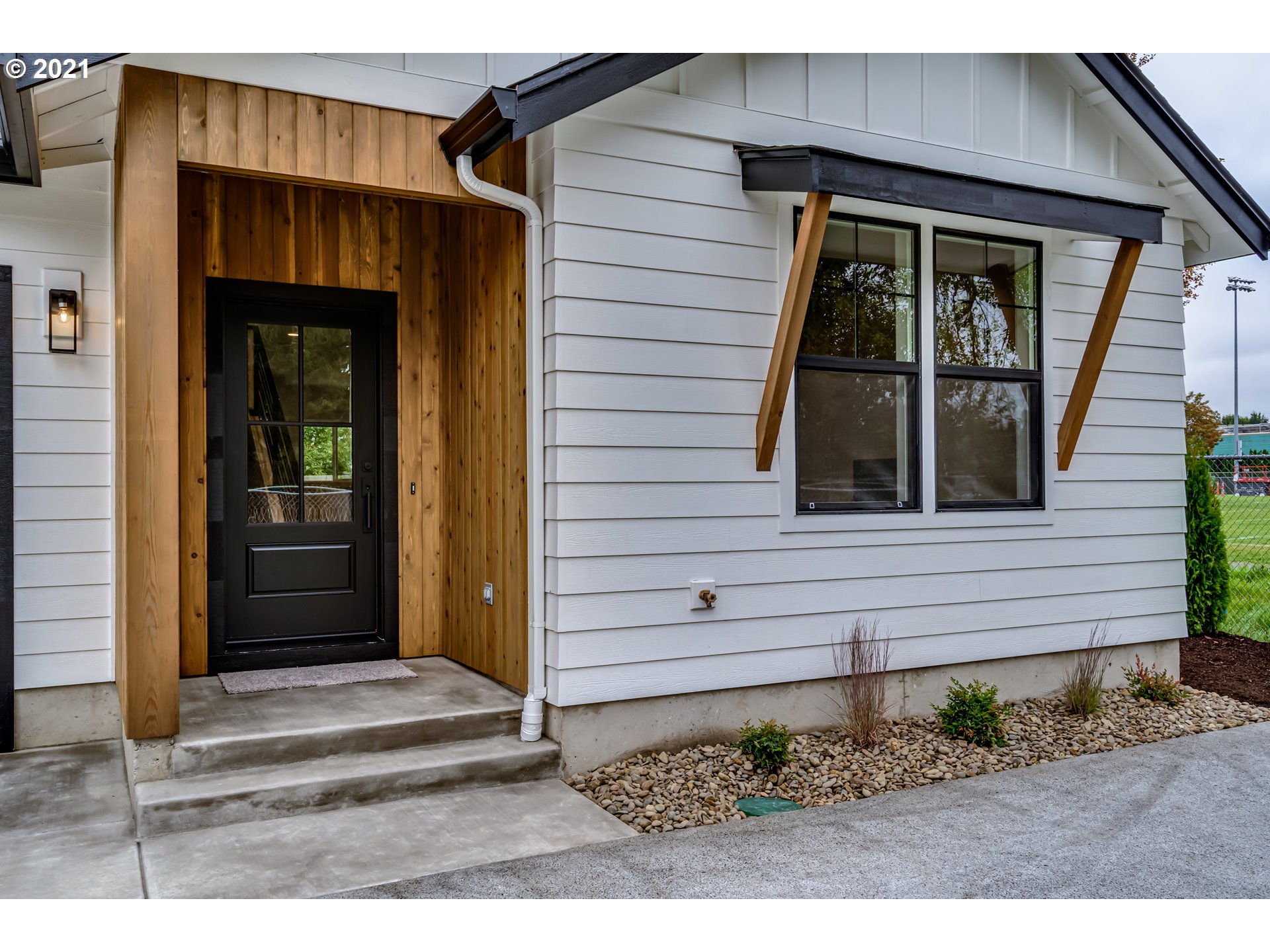 2242 Jeppesen Acres Road Eugene, OR 97401 - Photo 5 of 30 Gallery Image 5
