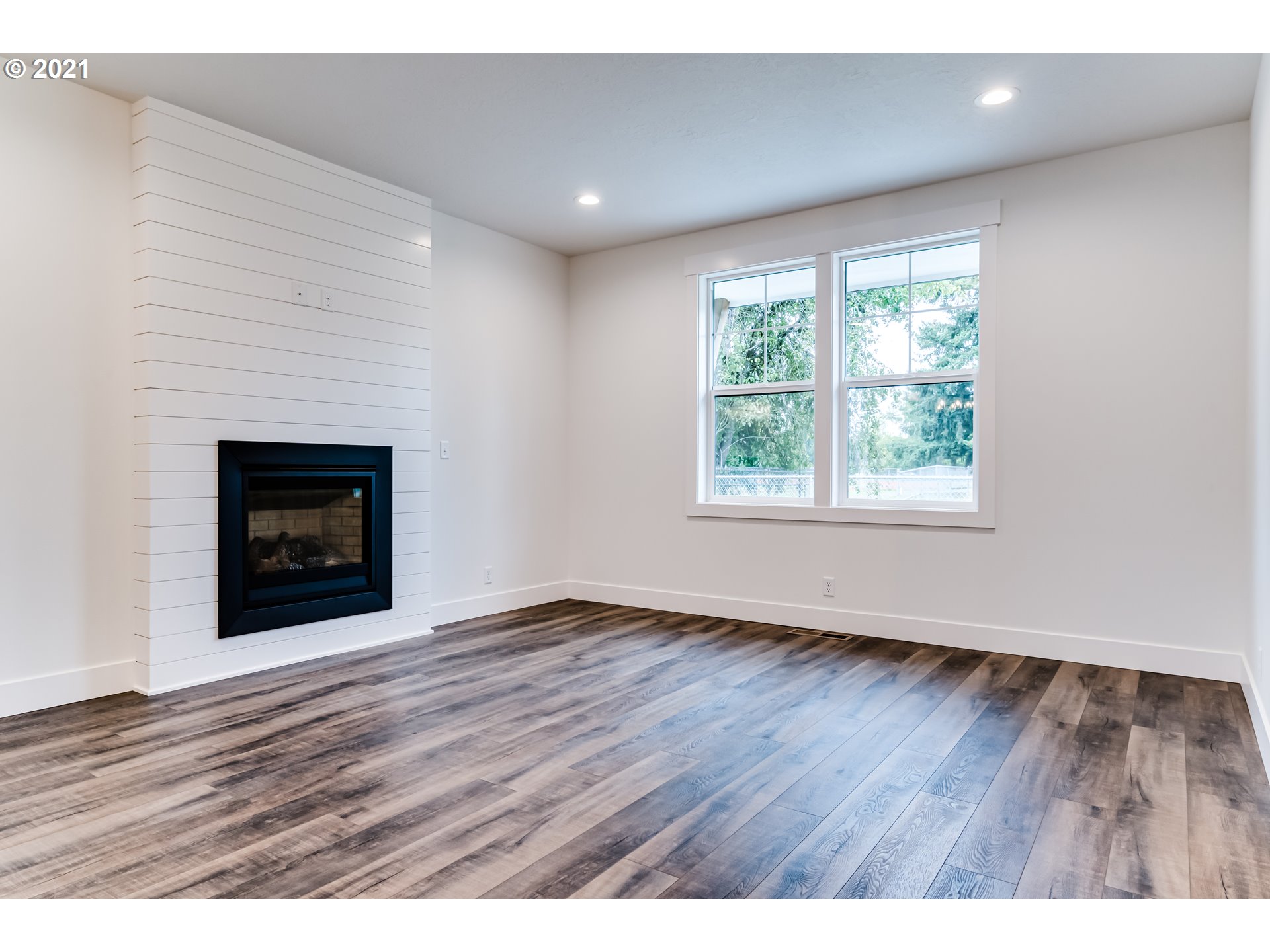 2242 Jeppesen Acres Road Eugene, OR 97401 - Photo 7 of 30 Gallery Image 7