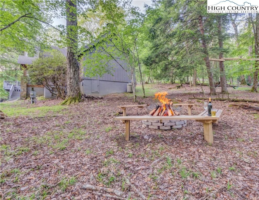 302 Lake Road Beech Mountain, NC 28604 - Photo 40 of 41 Gallery Image 40