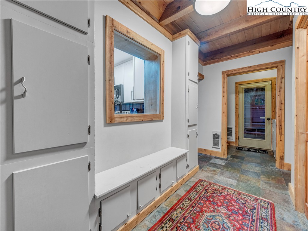 302 Lake Road Beech Mountain, NC 28604 - Photo 5 of 41 Gallery Image 5