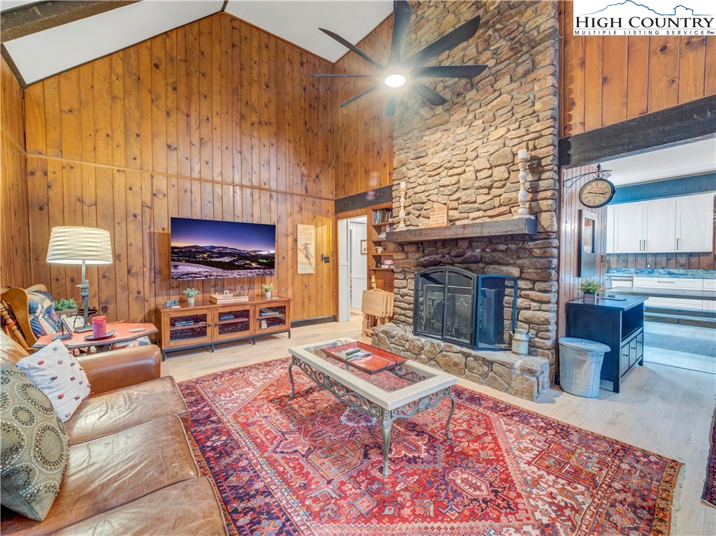 302 Lake Road Beech Mountain, NC 28604 - Photo 6 of 41 Gallery Image 6