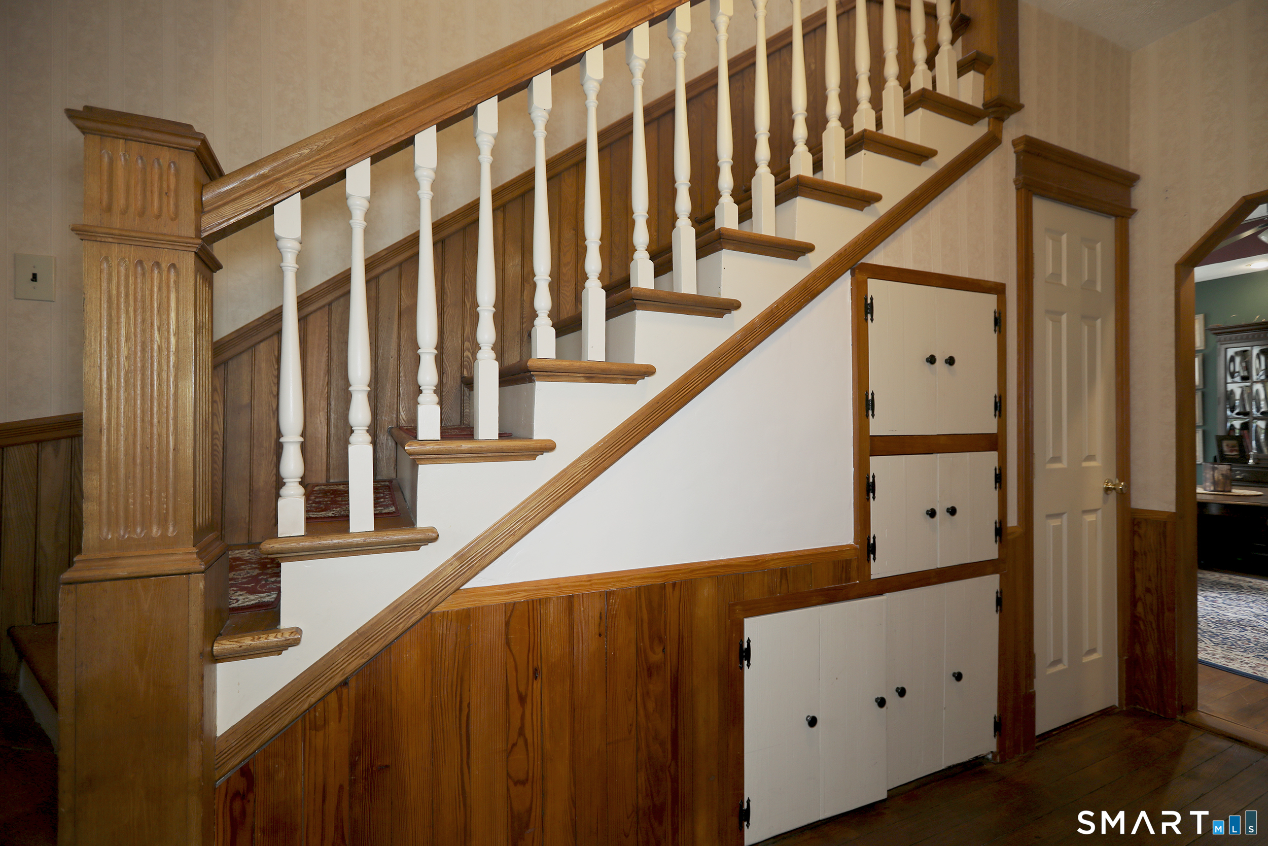 90 Hayden Station Road Windsor, CT 06095 - Photo 2 of 28 Elegant entry with Built-ins