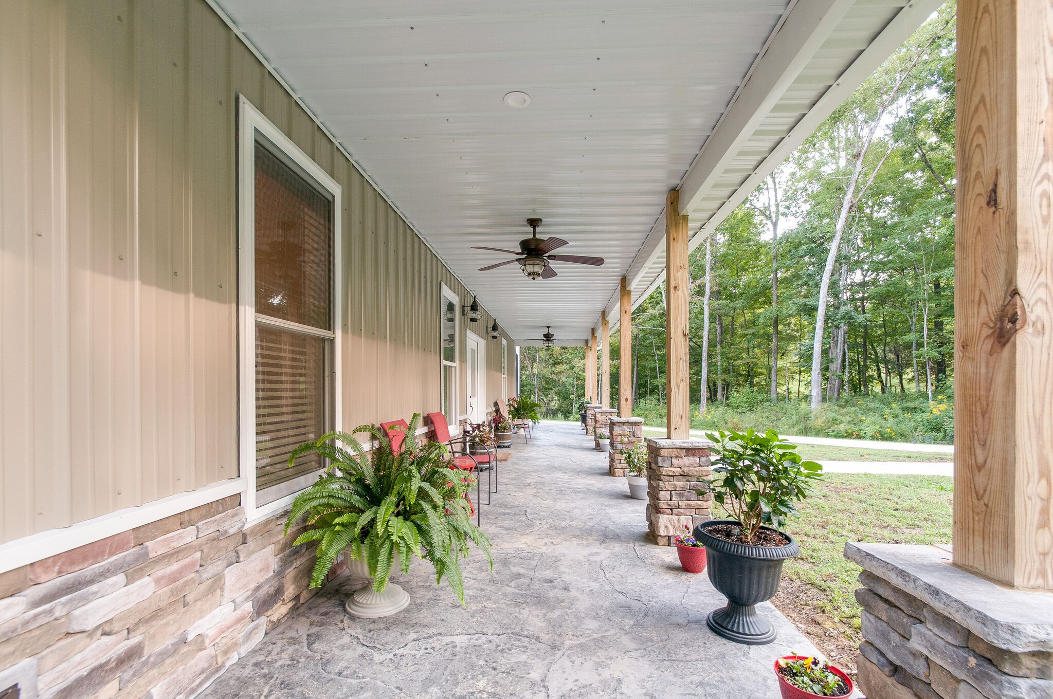 1350 Ridge Road Dickson, TN 37055 - Photo 2 of 40 Gallery Image 2