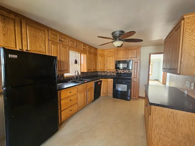 $129,900 | 403 Broadway Avenue, Lakefield, MN 56150