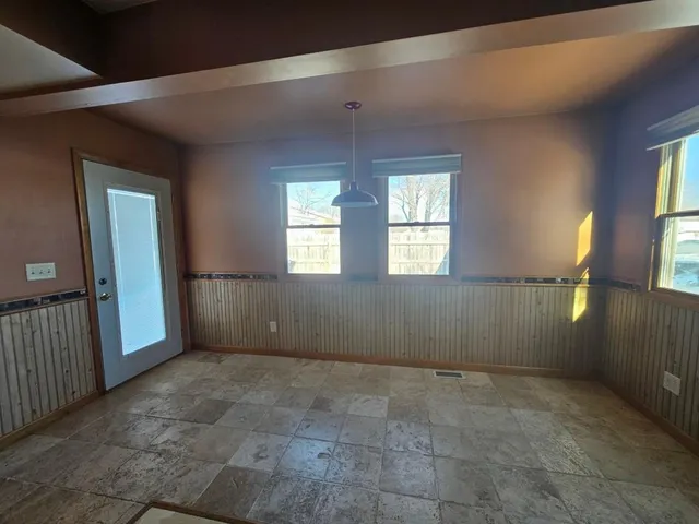 $129,900 | 403 Broadway Avenue, Lakefield, MN 56150