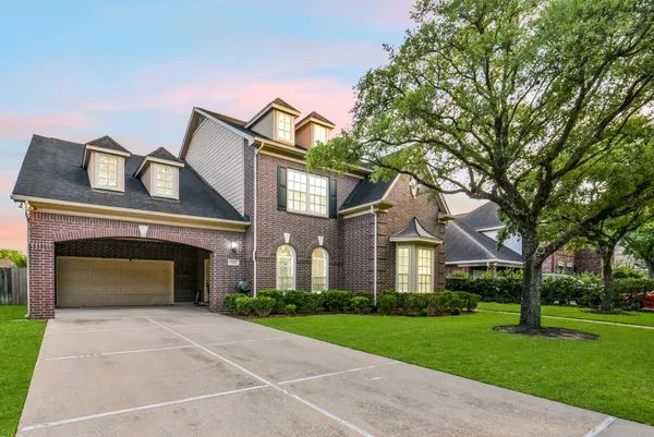 $3,800 | 1522 Meadowstar Drive, Sugar Land, TX 77479