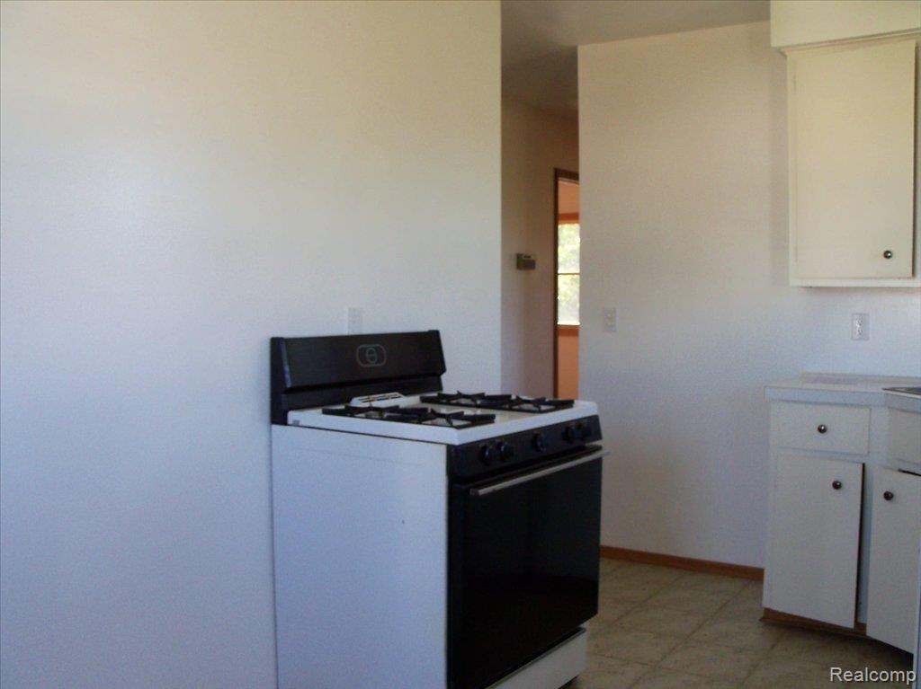 11700 Dunn Road Memphis, MI 48041 - Photo 13 of 19 100_1966