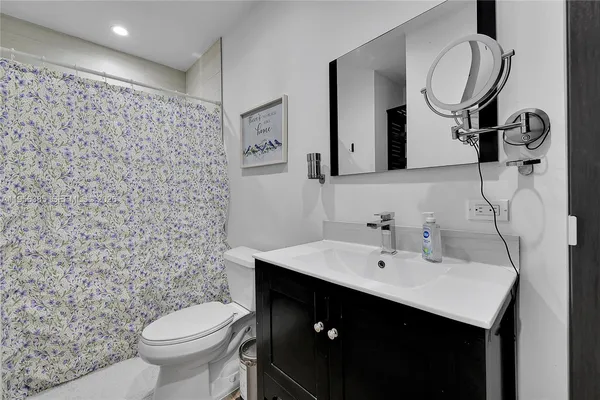 $5,000 | 3614 Southwest 58th Avenue, Miami, FL 33155