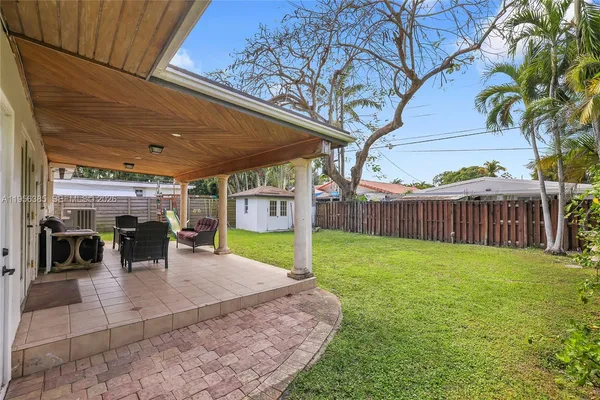 $5,000 | 3614 Southwest 58th Avenue, Miami, FL 33155