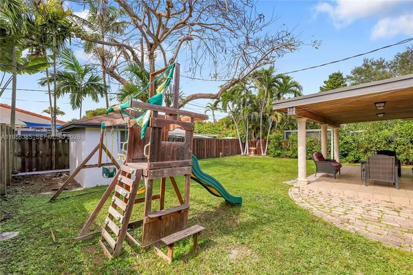 $5,000 | 3614 Southwest 58th Avenue, Miami, FL 33155