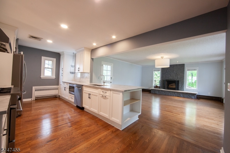 30 Chestnut Hill Place Glen Ridge, NJ 07028 - Photo 9 of 14
