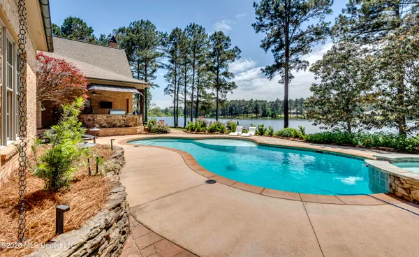 $1,695,000 | 121 Johnstone Drive, Madison, MS 39110