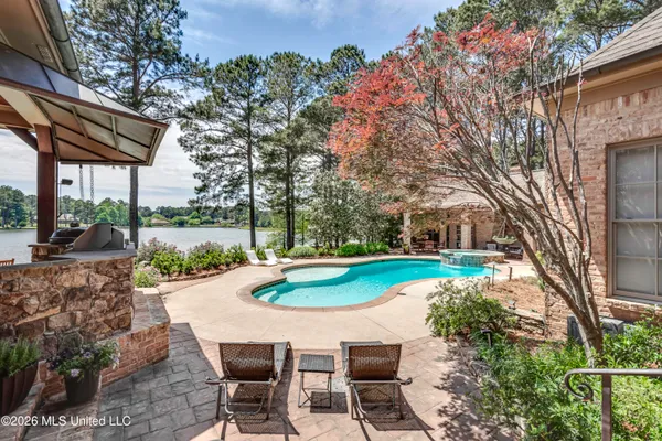 $1,695,000 | 121 Johnstone Drive, Madison, MS 39110