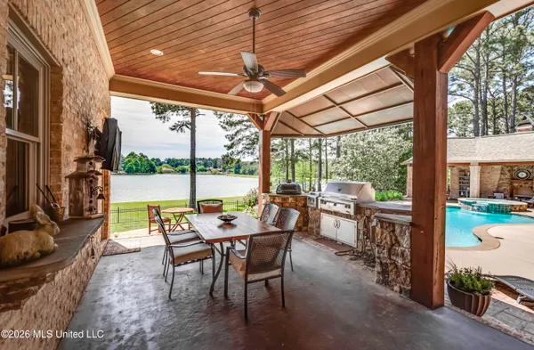 $1,695,000 | 121 Johnstone Drive, Madison, MS 39110