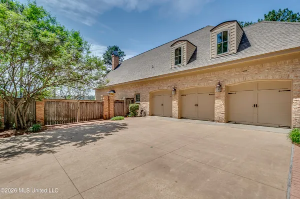$1,695,000 | 121 Johnstone Drive, Madison, MS 39110