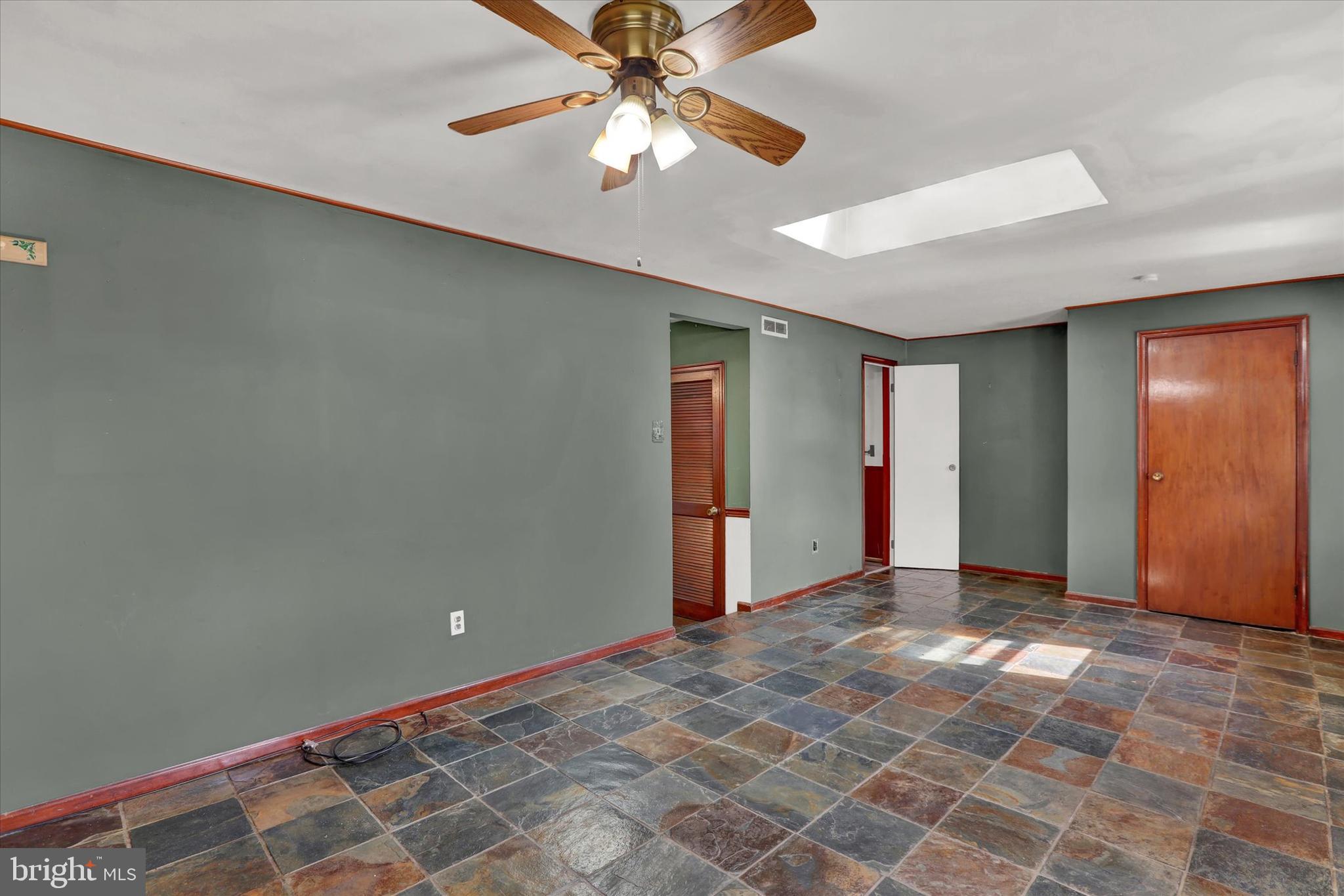 709 West County Line Road Horsham, PA 19044 - Photo 4 of 20