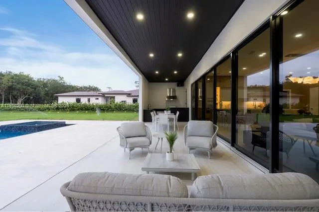 $5,900,000 | 6602 Northwest 62nd Terrace, Parkland, FL 33067