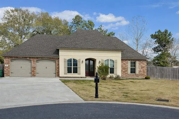$2,600 | 209 Reserve Drive, Lake Charles, LA 70611