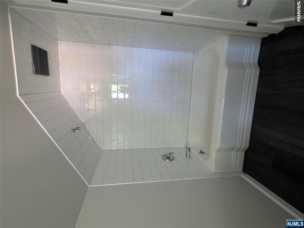 71 Orchard Place, Unit 2 Maywood, NJ 07607 - Photo 9 of 10