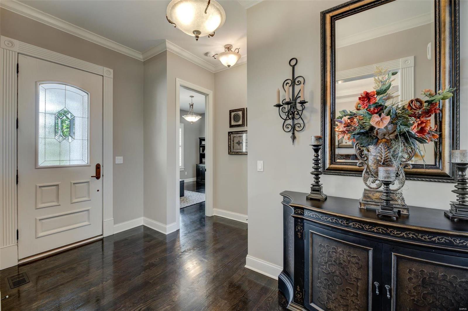 16291 Upper Chesterfield Ridge Chesterfield, MO 63017 - Photo 3 of 32 Gallery Image 3