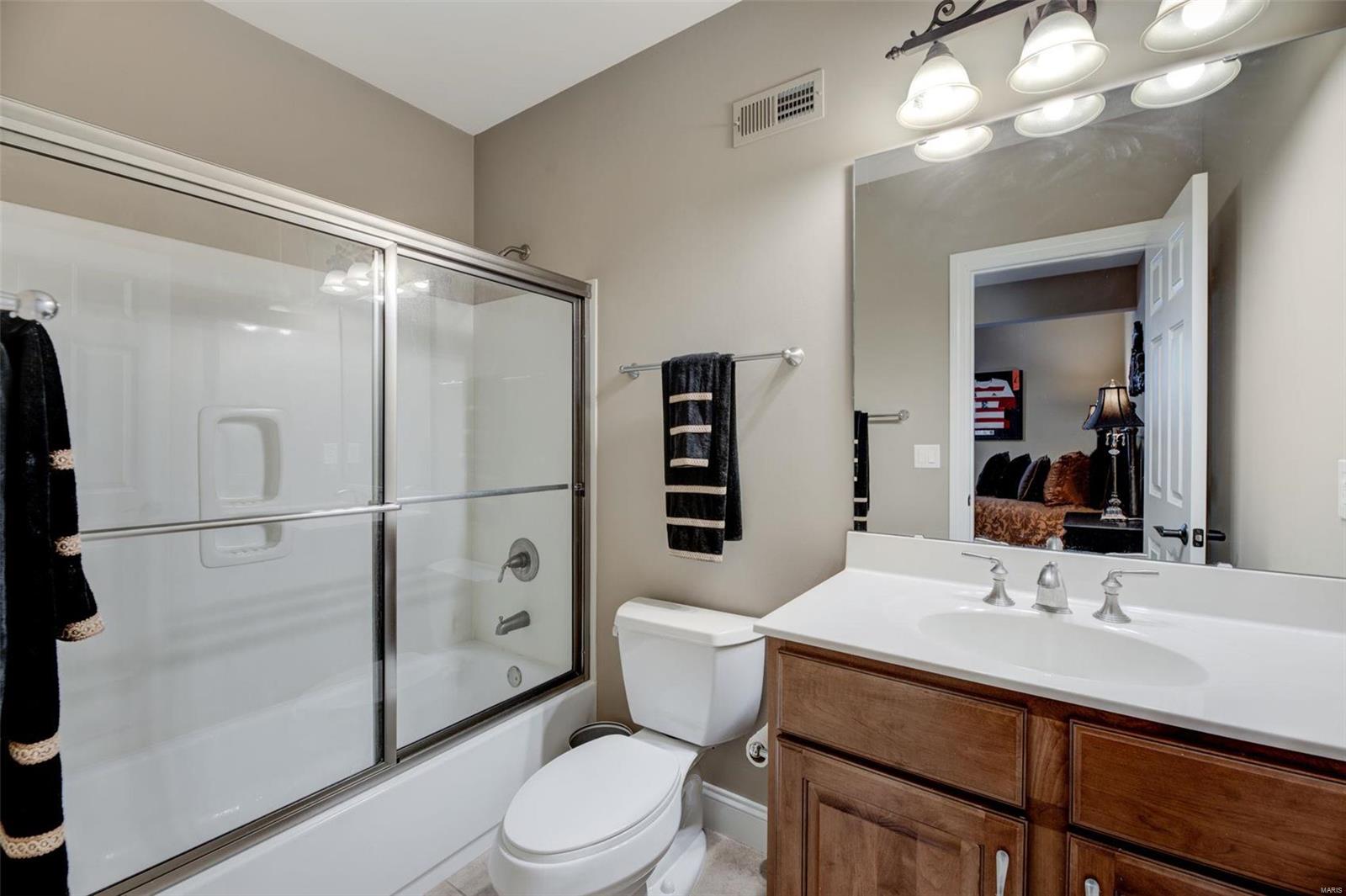16291 Upper Chesterfield Ridge Chesterfield, MO 63017 - Photo 28 of 32 Gallery Image 28