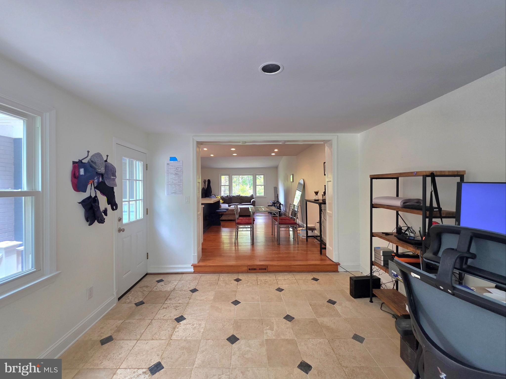 8300 Beech Tree Road Bethesda, MD 20817 - Photo 12 of 34