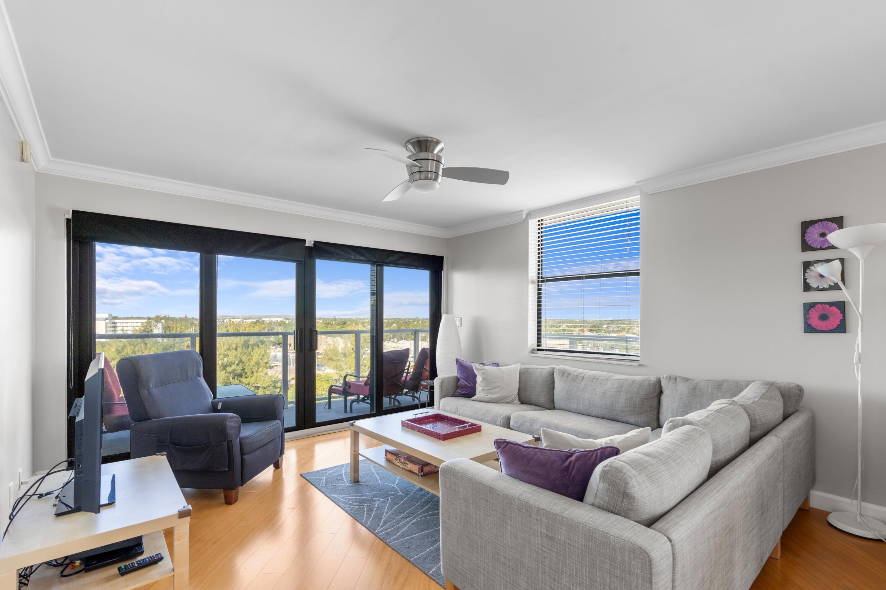1401 North Riverside Drive, Unit 1007 Pompano Beach, FL 33062 - Photo 3 of 39 Living Room